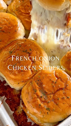 French onion Chicken sliders (recipe in description & pinned in comments)