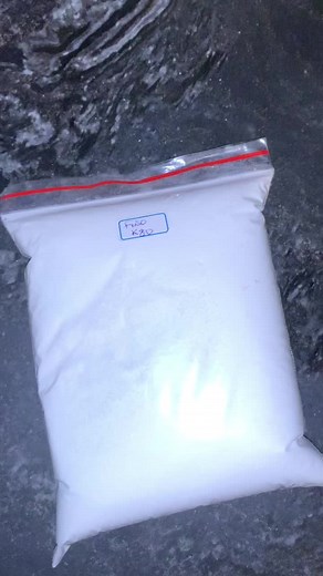 Cake/cupcake Icing tutorial using fino whip and hot water #baking #icing #finowhip #fino #tutorial #fyp #viral #zambiantiktok🇿🇲