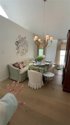 Plate Wall Ideas and How Many Plates You Need