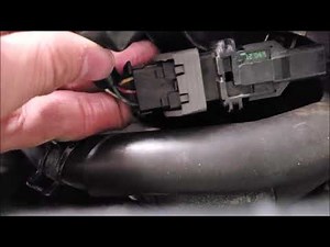 How to replace an Air / Fuel Ratio Sensor (O2 Sensor)