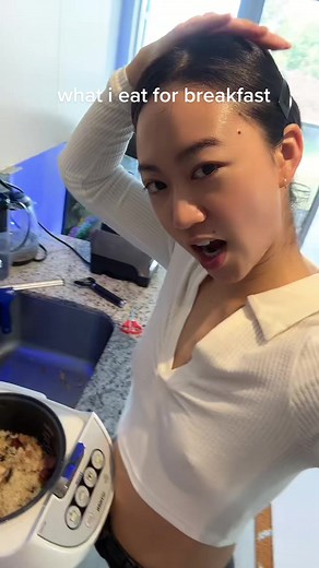 i’ll eat rice every meal idc. its usually plain rice and 3 eggs but today i made spesh rice 🥰🥰🥰🥰🥰