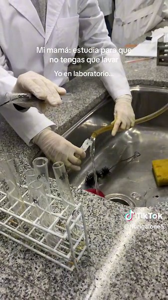 Humor en el Laboratorio: Estudia para No Limpiar