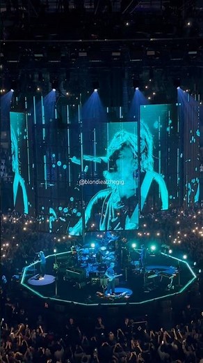 No Surprises - Radiohead (Live at Movistar Arena, Madrid 2025) #radiohead #rock #nosurprises