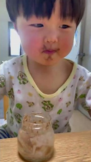 【初めてのプリン】チョコプリン 髭男 赤ちゃん 1歳7ヶ月 子供 息子 うめ A baby eating pudding for the first time