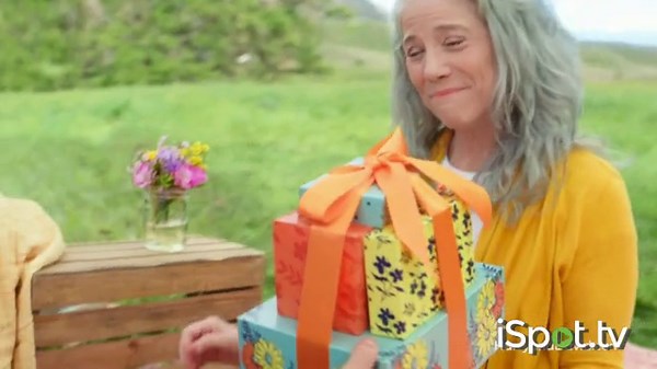 Harry & David TV Spot, 'Mother's Day: As Timeless as a Mother's Love'