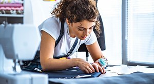 How To Fix A Hole In A Shirt – 8 DIY Methods