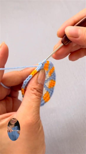 Welcome to our channel! In this video, "Mastering Crochet Color Changes: Tips & Techniques," we delve into the essential skills needed for perfecting color changes in your crochet projects. Whether you're a beginner looking to learn how to crochet or an experienced crocheter wanting to enhance your skills, our detailed guide will provide you with easy-to-follow techniques. ▶️Read more here:https://www.dailycrochet.com/how-to-change-yarn-in-crochet/ We’ll cover everything from yarn choices to sti