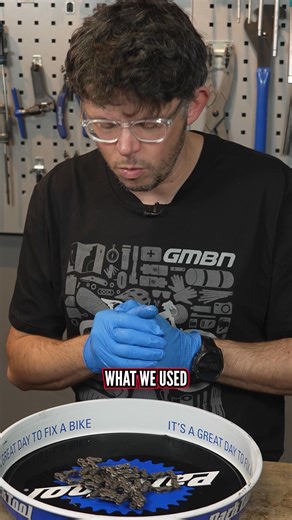 How to clean your chain at home 🏠 . Watch on YouTube! 🔗👉 youtu.be/i0NM5FGu9po . #gmbntech #gmbn #mtb #mtbtech #globalmountainbikenetwork | GMBN Tech