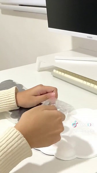 Unwrapping Amazing Cloud Shaped Keyboard Pad