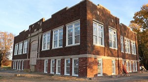 Indiana family turning 109-year-old school into a house