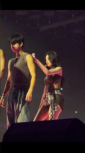 SANA makes the dancer nervous 👀 #TWICE