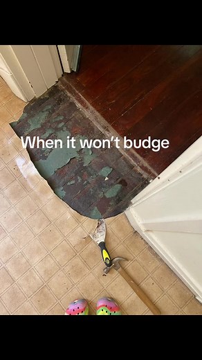 Remove Lino from Hardwood Floors: Easy Guide & Tips