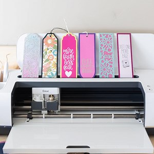 How to Make Bookmarks with your Cricut | Free SVG templates!