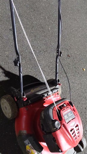 Troy Bilt lawnmower pull starter rope vibrating left and right from engine shaking very cool effect