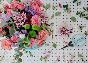 These DIY Flower Arrangements Will Instantly Brighten up Any Room