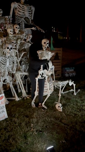 36K views · 669 reactions | Walking Skeleton Costume Transition for Halloween #Halloween #spookyseason #skeletons #halloweencostume | Skeletons on Kerth Road | Facebook