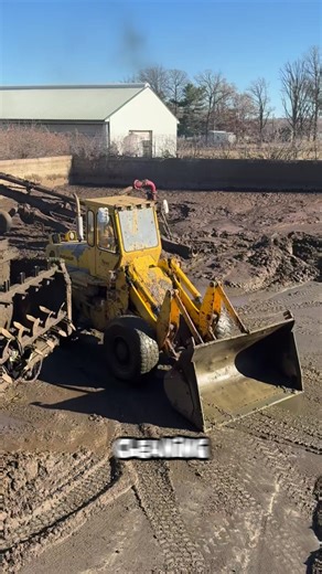 9.6K views · 27 reactions | Cleaning out a manure pit takes patience and power. #FarmWork #HeavyEquipment #fblifestyle | Life Hacks | Facebook