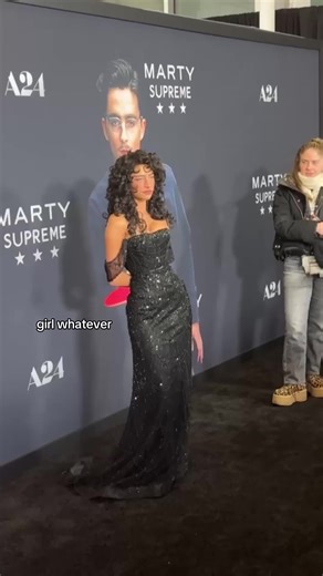 Odessa A’zion serves up a stunning look on the red carpet at the #MartySupreme premiere.