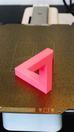 3D printed Penrose triangle that breaks reality