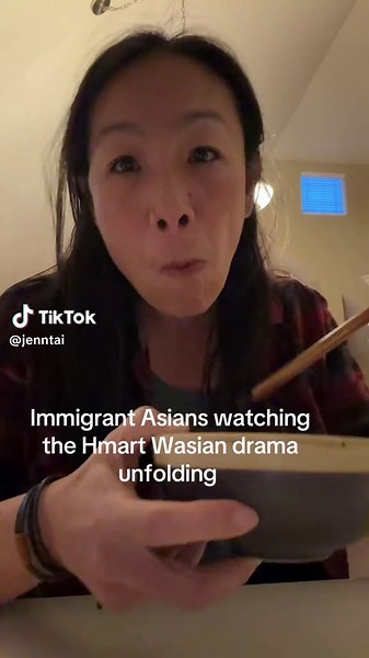 Minding our own business #hmart #asians #hmartgate @Soogia (SOO-jee-yah) #wasian