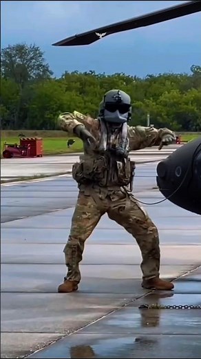 How Do Pilots Get Ready For Flight? 🇺🇸 #AirForce #Shorts #SoundofSilence