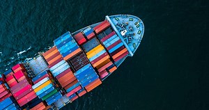 Blockchain and Logistics: 19 Examples of the Technology | Built In