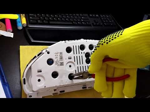 CRV 05 Cluster Light bulb replacement