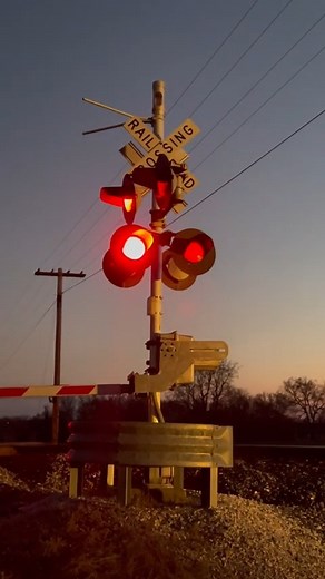 KCS train flys at 50 MPH by the crossing | RootRail Productions