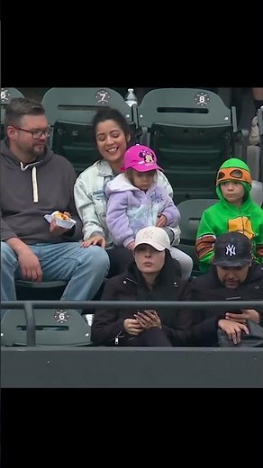 Kid in turtle costume gets foul ball and THROWS IT BACK!! 🤣🤣