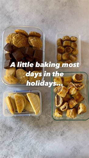Here’s the freezer stash of baking boxes I’ve built up over the holidays for the start of term. It’s only been 30 or so minutes on a handful of days - plenty of time to enjoy this beautiful sunshine and spend some time away☀️ - I’ve only ever baked one thing at a time so plenty of time to enjoy the beautiful sunshine these holidays - everything has been a double batch, some enjoyed during the holidays as snacks or to share with friends and some stashed in the back freezer out of sight - some I b