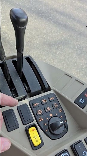 John Deere 3R & 4R Rear PTO Operation While Off Operator's Seat #shorts #deere #johndeere