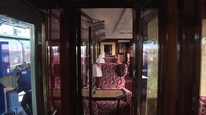 9.7K views · 173 reactions | Fauteuils club en cuir, dorures et panneaux de verre Lalique aux murs... Des wagons de luxe ayant appartenu à la célèbre Compagnie internationale des Wagons-Lits, qui exploitait notamment le célèbre Orient Express, s'exposent Gare de l'Est à Paris dans le cadre de l'opération portes-ouvertes "Vive le train!". | Agence France-Presse | Facebook