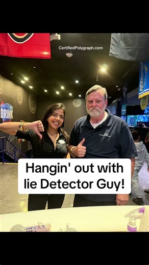 Lie Detector Guy hangin' out with nice people!