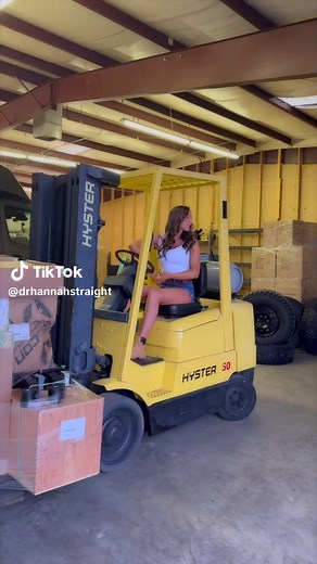 Forklift Operator Job: Driving Skills Overview