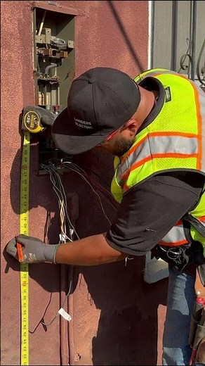 Electrical Panel Upgrade | EASY 200 AMP Meter Main | By EXPERT #electrician #electrical #electricity