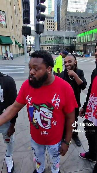 Street Style Commentary on Fashion and Attitude