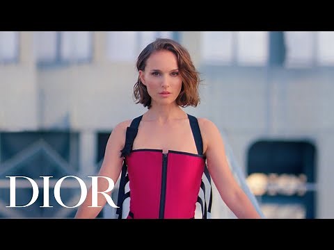 The New Miss Dior Essence