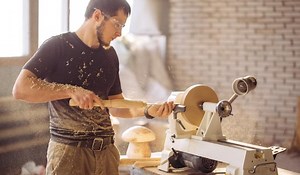 How To Use A Wood Lathe (For A Beginner)