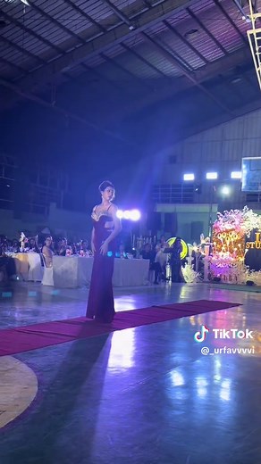 Choosing the Perfect Prom Dress for Queen Night