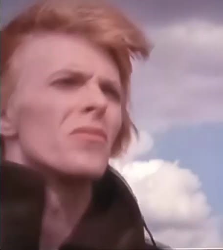 Alien visitor (David Bowie) visits a strange town! The Man Who Fell to Earth (1976) #shorts #scifi