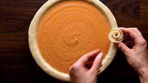 8 Stunning Pie Crust Designs