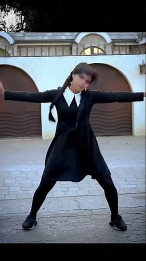 we couldn’t have made this dead dance mash-up without you, little monsters 🖤 @ladygaga