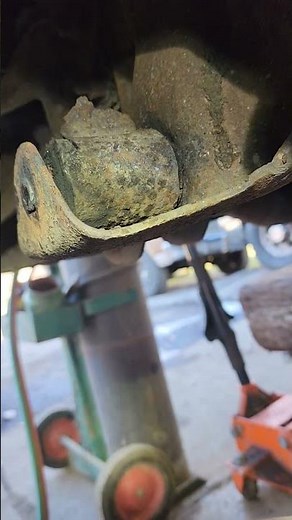 silverado 1500 leaf spring shackle bolt