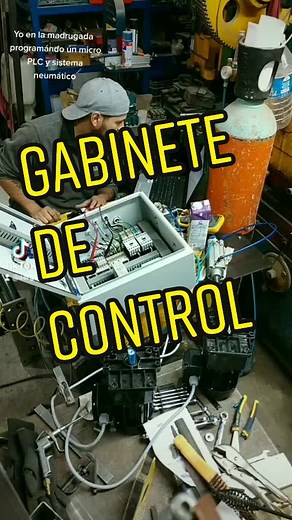 Programación de PLC y Sistema Neumático: Micro PLC y Mini PLC en Ciclo Continuo