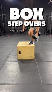 Which Box Step-Over Technique is Faster? 🏋️‍♂️ In today’s video, I’m diving into two techniques to make your box step-overs smoother and more efficient. Box step-overs come in many variations, and finding the most effective way to move can really add up in speed and endurance. I’m showing both with just bodyweight and while carrying a dumbbell to show you the differences. 1️⃣ Backward Step-Down In the first variation, I’m stepping onto the box and then stepping back down. This style keeps your 
