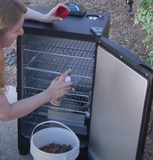 How to Season a Masterbuilt Electric Smoker: Step-by-Step | Mad Backyard