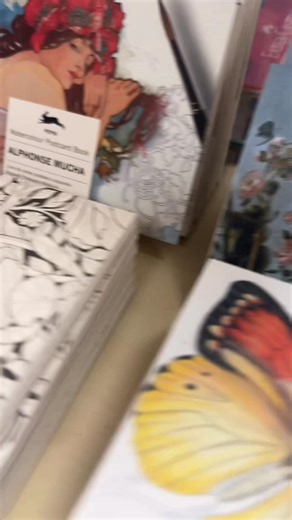 Come on in and fill your senses with all things beautiful! Can’t wait to see you this holiday season! #goderich #giftideas #artgifts | Elizabeth's Art Gallery