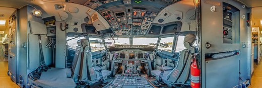 Interior cockpit Boeing 737-800 360 Panorama | 360Cities