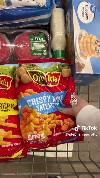 Anybody else get the Sunday-Scaries after a long weekend? 🙋‍♀️😭 #shopwithme #asmr #asmrsounds #aldi #groceryshopping