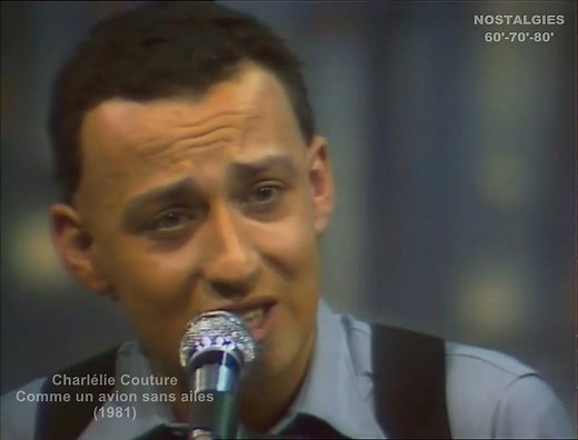 80's... "Comme un avion sans ailes" : une chanson qui symbolisait l'enthousiasme, l'envie de vaincre les obstacles... Le public découvrait alors la poésie atypique de Charlélie Couture, lequel accéda aussitôt à la notoriété. Il fête aujourd'hui ses 65 ans. Joyeux anniversaire, Charlélie ! #CharlélieCouture | Nostalgies 60'-70'-80'